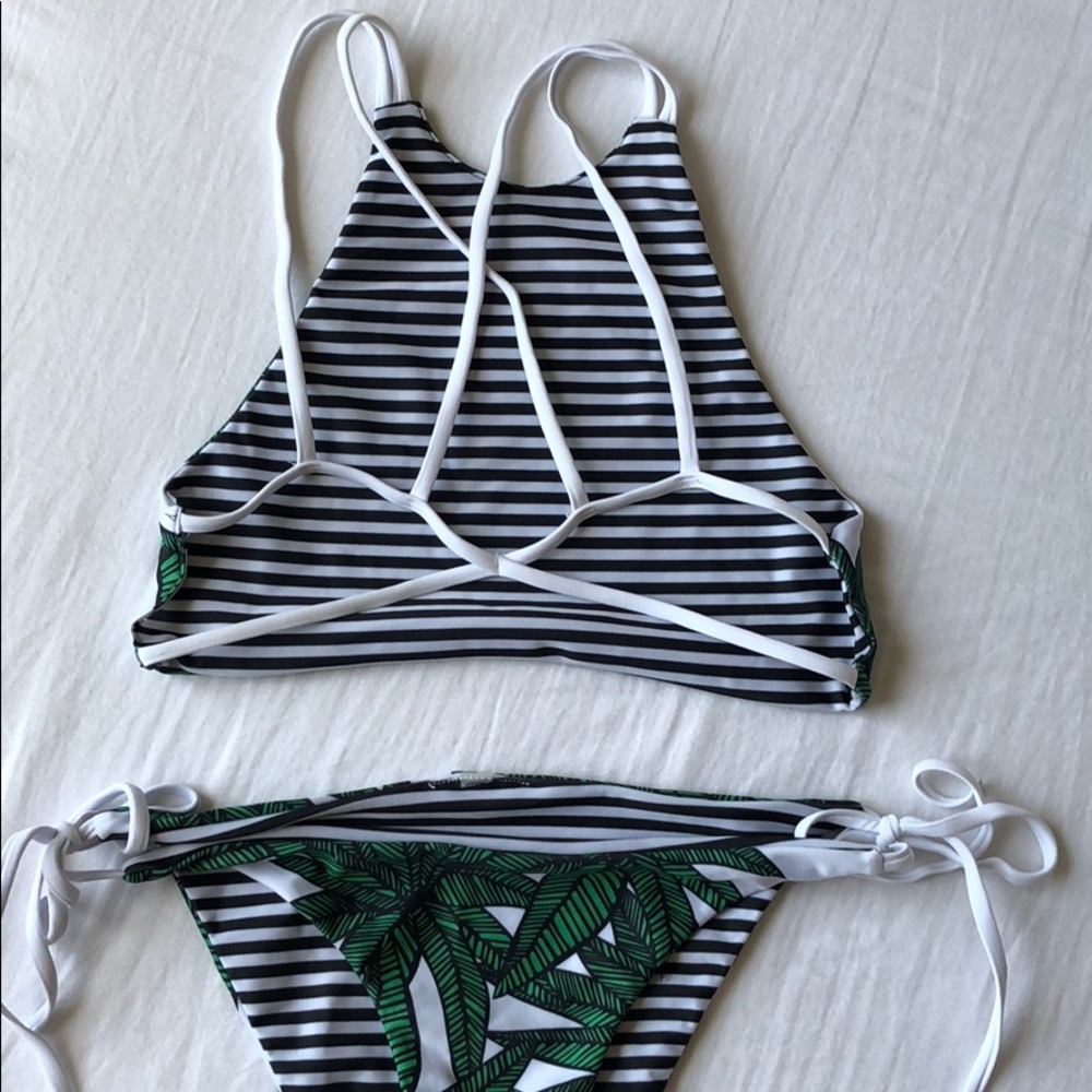 Reversible bikini! - Picture 2 of 3